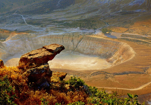 NYSIROS-VOLCANOGettyImages-127745907